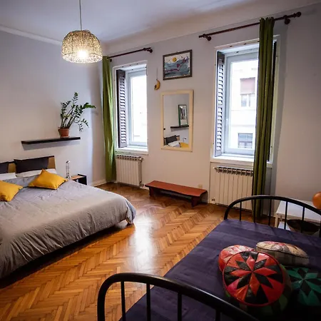 Da Ariella アパート