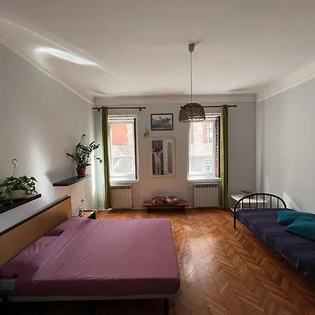 Da Ariella アパート